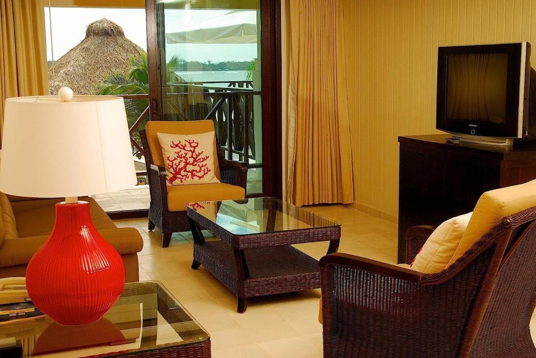 Playa Tortuga Hotel And Beach Resort Bocas Town Luaran gambar