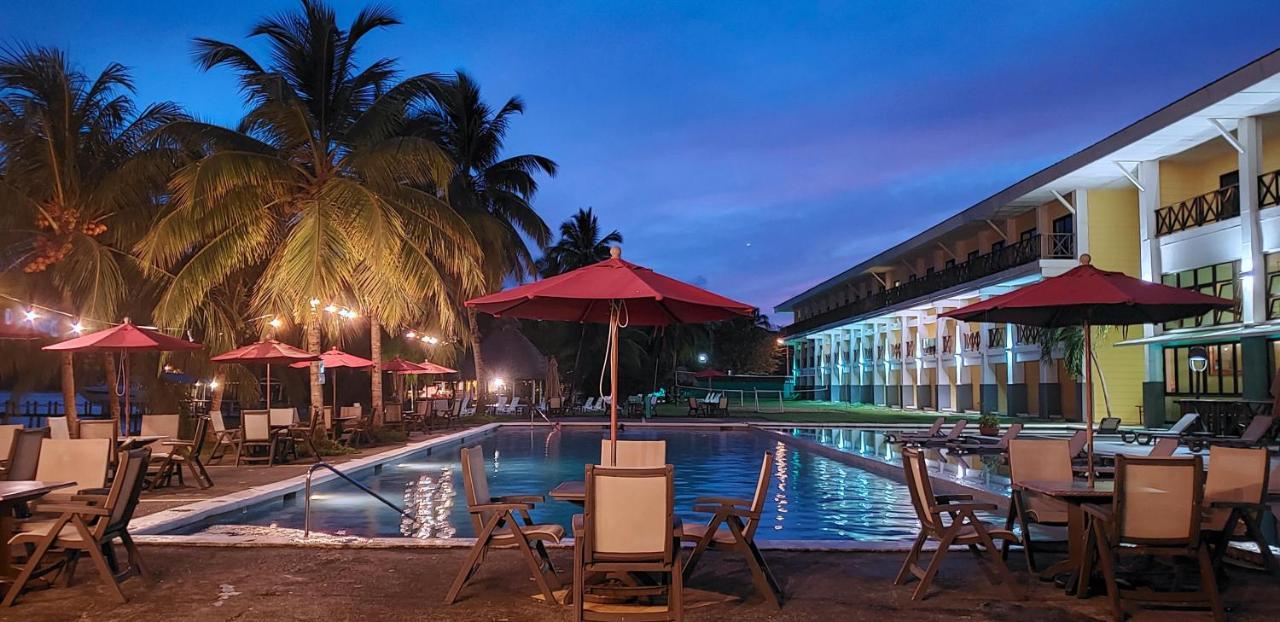 Playa Tortuga Hotel And Beach Resort Bocas Town Luaran gambar