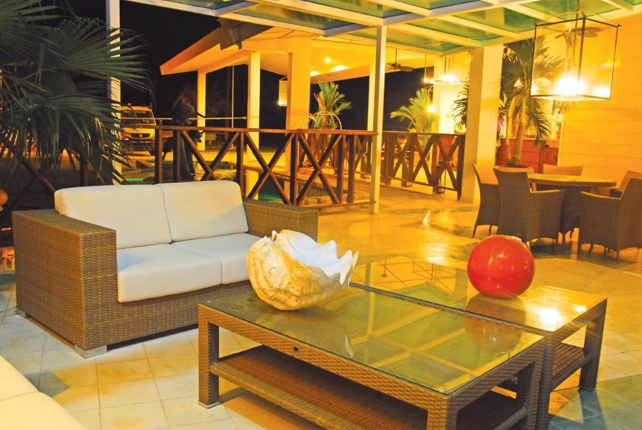 Playa Tortuga Hotel And Beach Resort Bocas Town Luaran gambar
